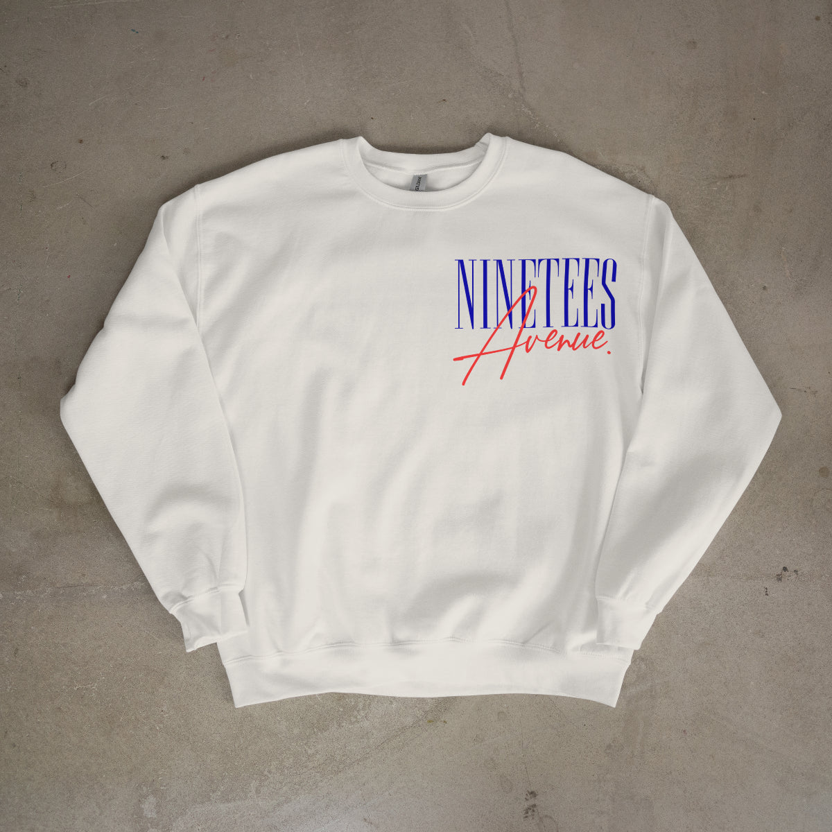 LIMITED SEASON SMALL SIGNATURE SWEATER