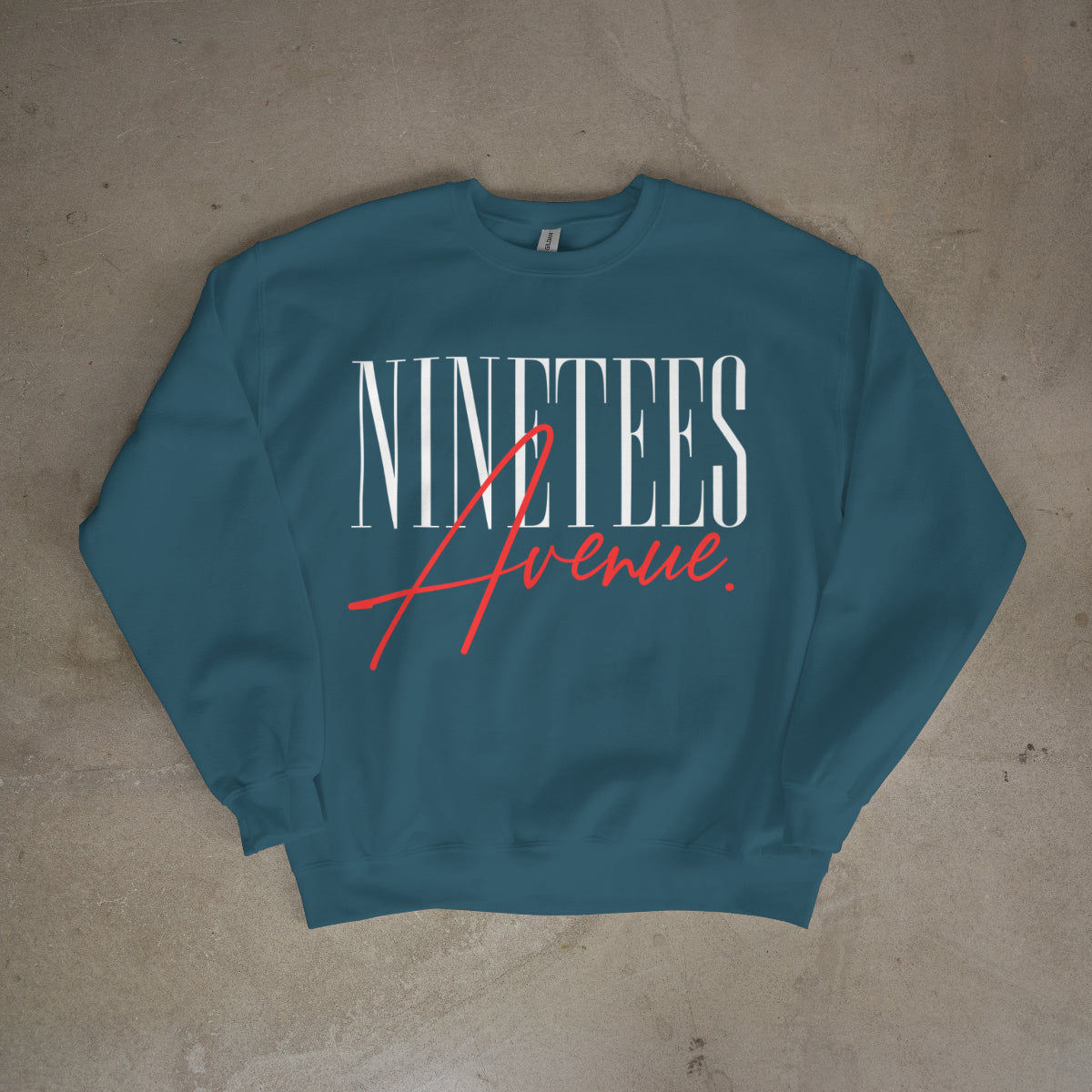 BIG SIGNATURE SWEATER